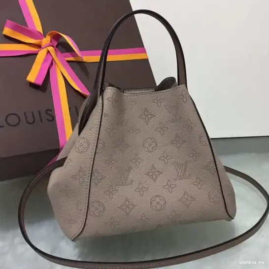 WIS HINA VUITTON LOUIS PM 0620